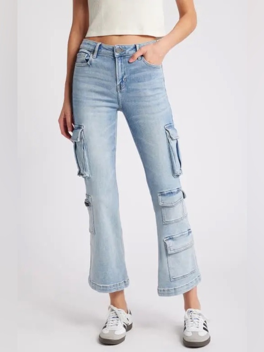 Hidden crop flare cargo jeans light wash stretch size 28" x 27"